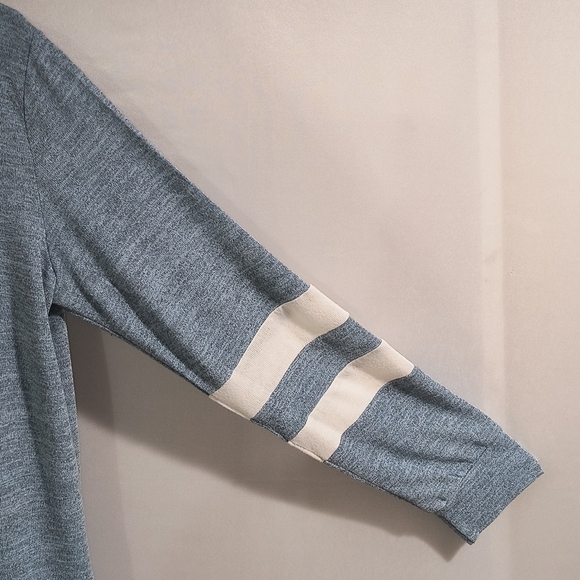 Women's Large Blue W/White Sleeve Stripes Crew Neck Sweater - Picture 5 of 10